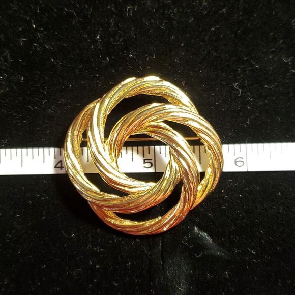 Monet Twisted Rings Love Knot Pin Brooch Circles Vintage Gold Swirls Rope 80's - Picture 6 of 6